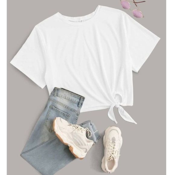 The Chic Petunia Tops - NWT Plus Sizes White knotted Crop top